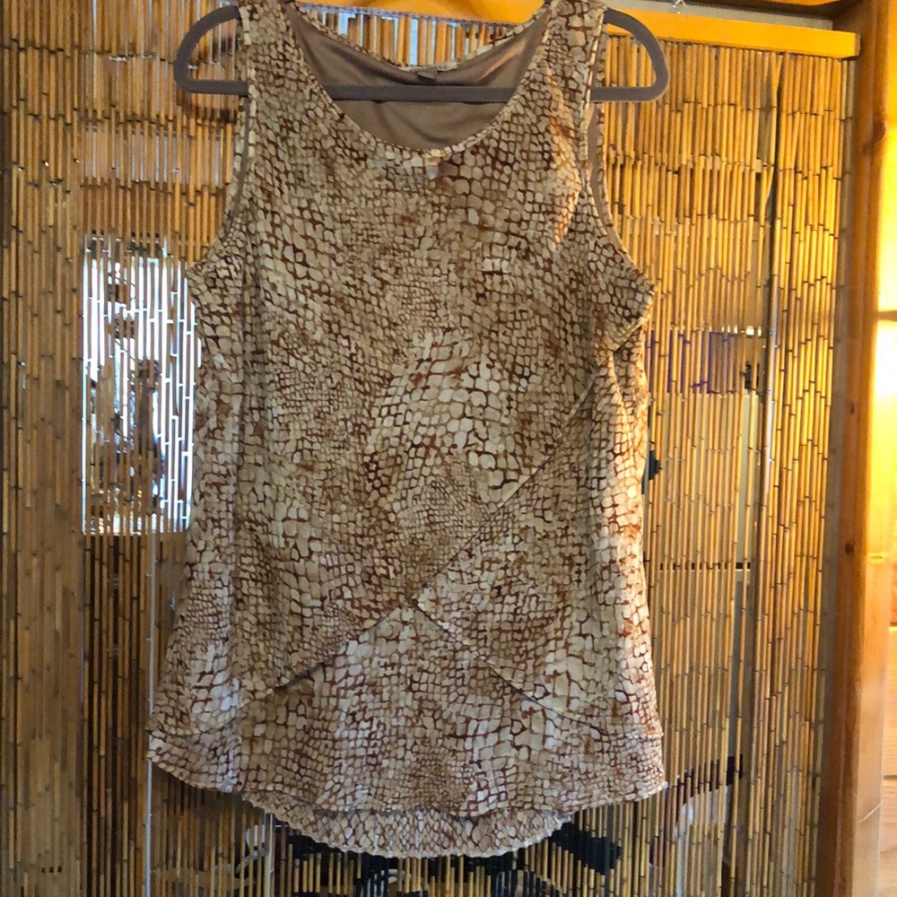 Ladies sleeveless Roz & Ali top size L